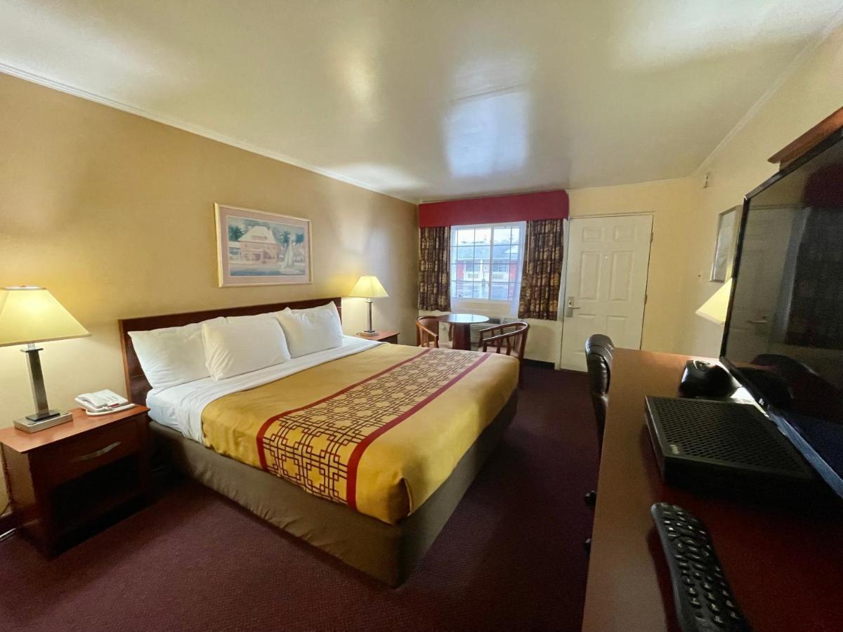 Passport Inn Somers Point - ซอเมอร์สพอยต์ ภายนอก รูปภาพ