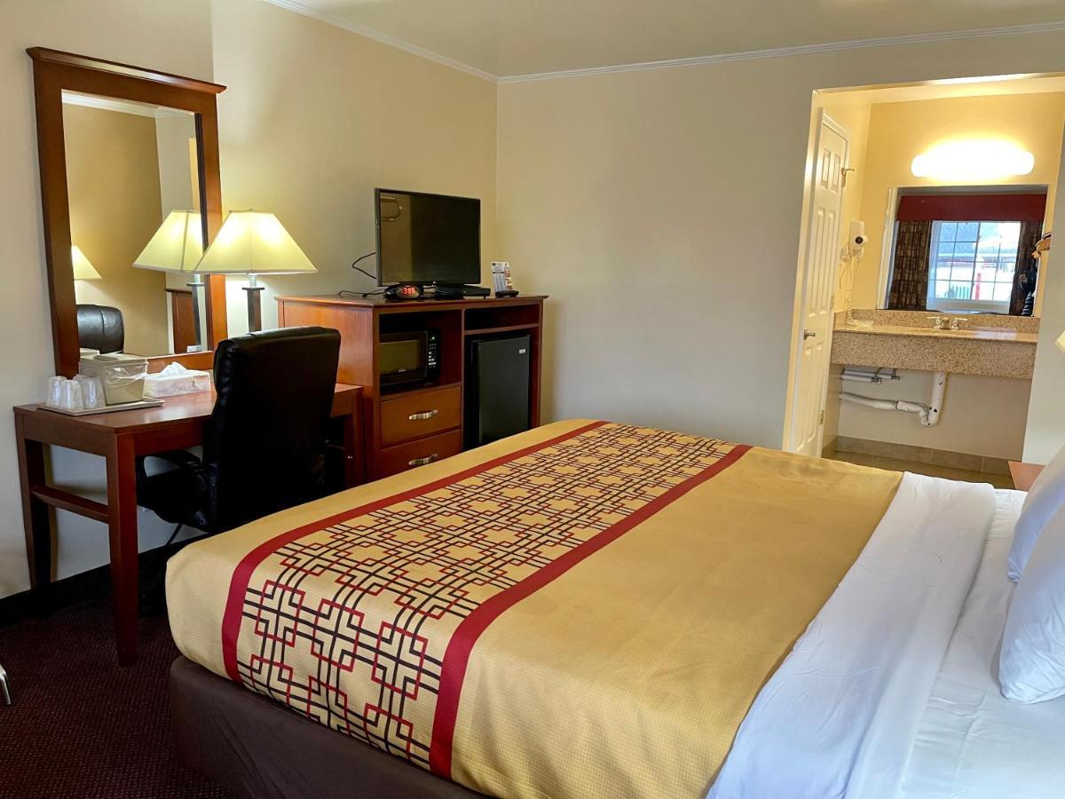 Passport Inn Somers Point - ซอเมอร์สพอยต์ ภายนอก รูปภาพ